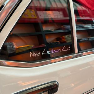 Niye kasılıyon ki sticker 13 cm